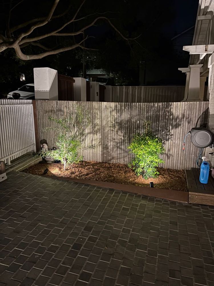 Garden and courtyard lighting
