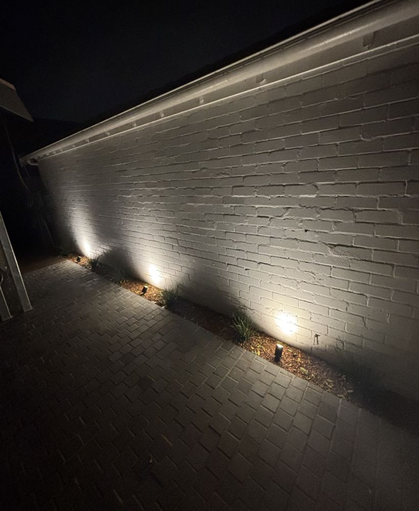 Feature wall uplighting